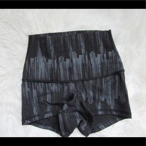 Lululemon Boogie Short (Roll Down)